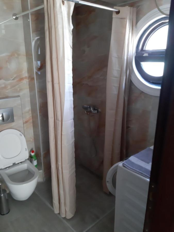 Kosmos Service Apartment City Center 1 With Additional Cost Parking Tessalónica Exterior foto